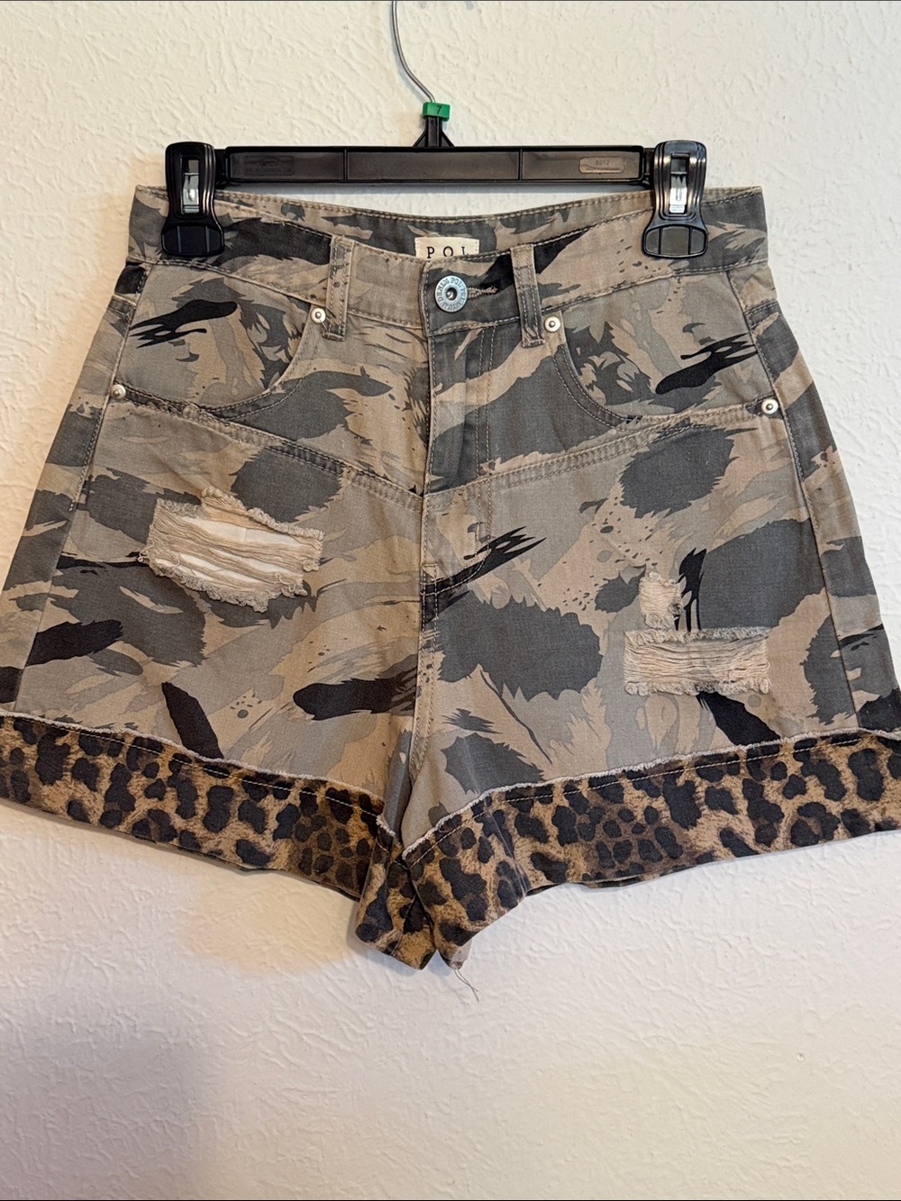 🐆🐆🐆BOGOHO🐆🐆POL Camouflage Print Jean Shorts with Leopard Cuffs - Green/Tan/Black